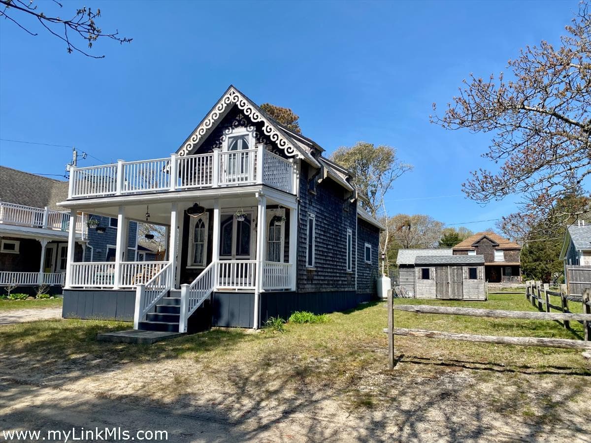 9-brunswick-avenue-oak-bluffs-ma-02557-40675