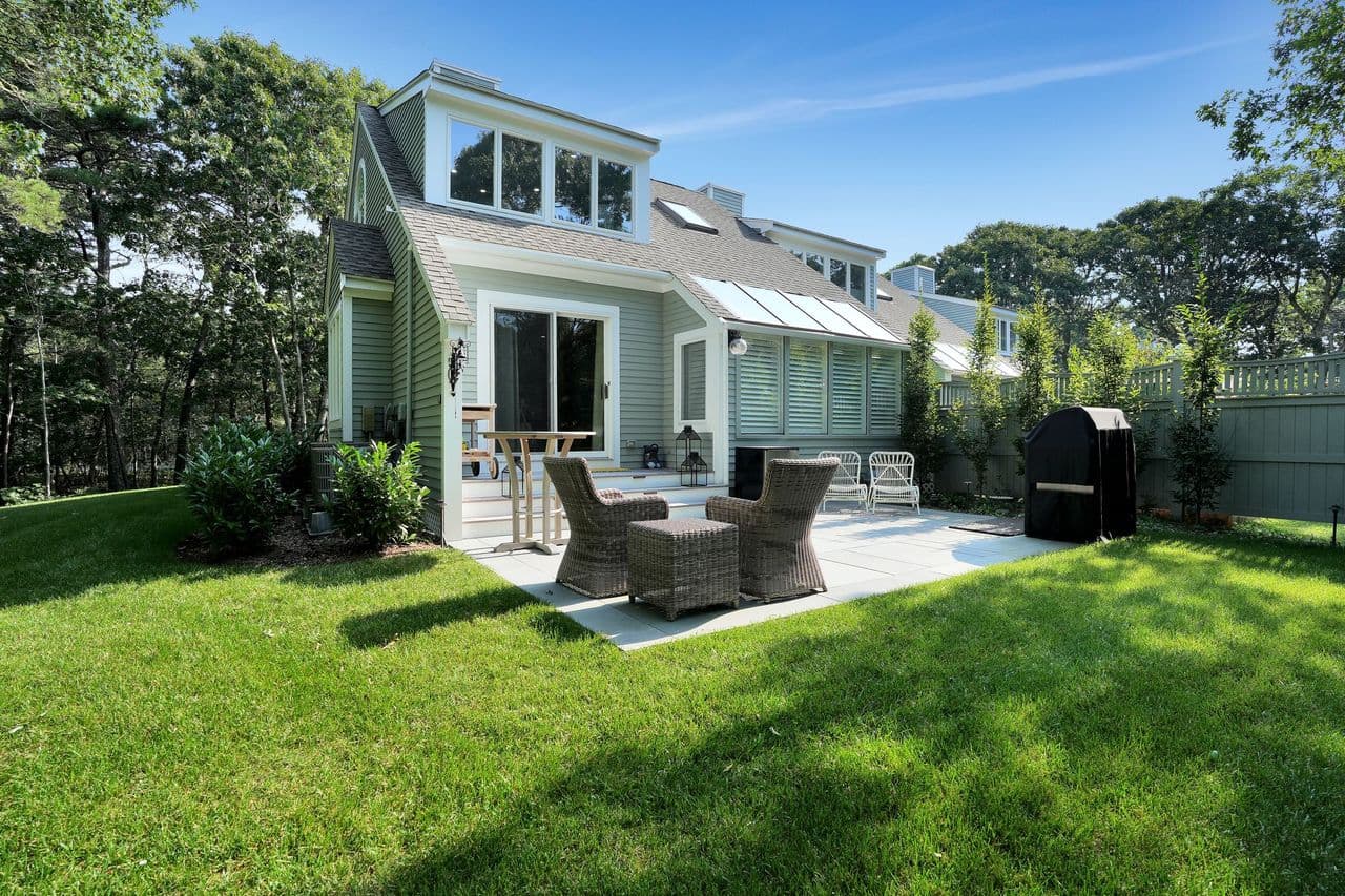 7 Meetinghouse Village Way