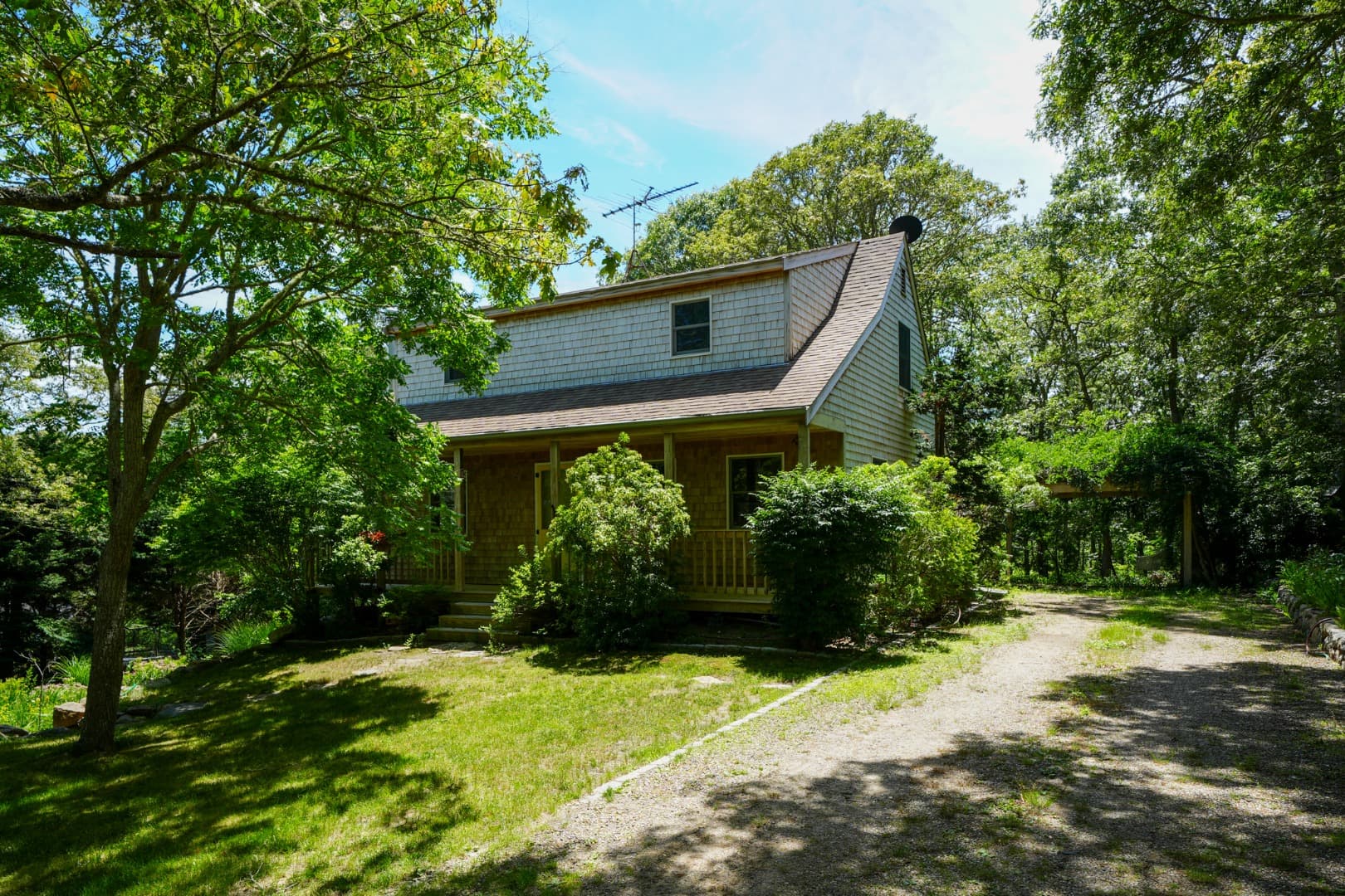 Image 2 - 123 Manchester Avenue