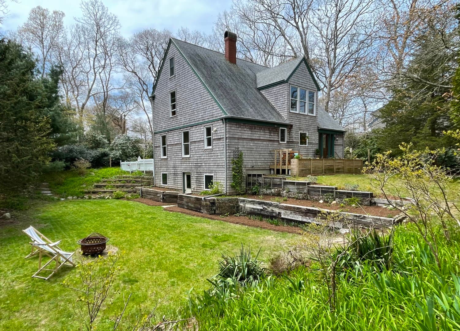 Image 1 - 140 Tashmoo Avenue
