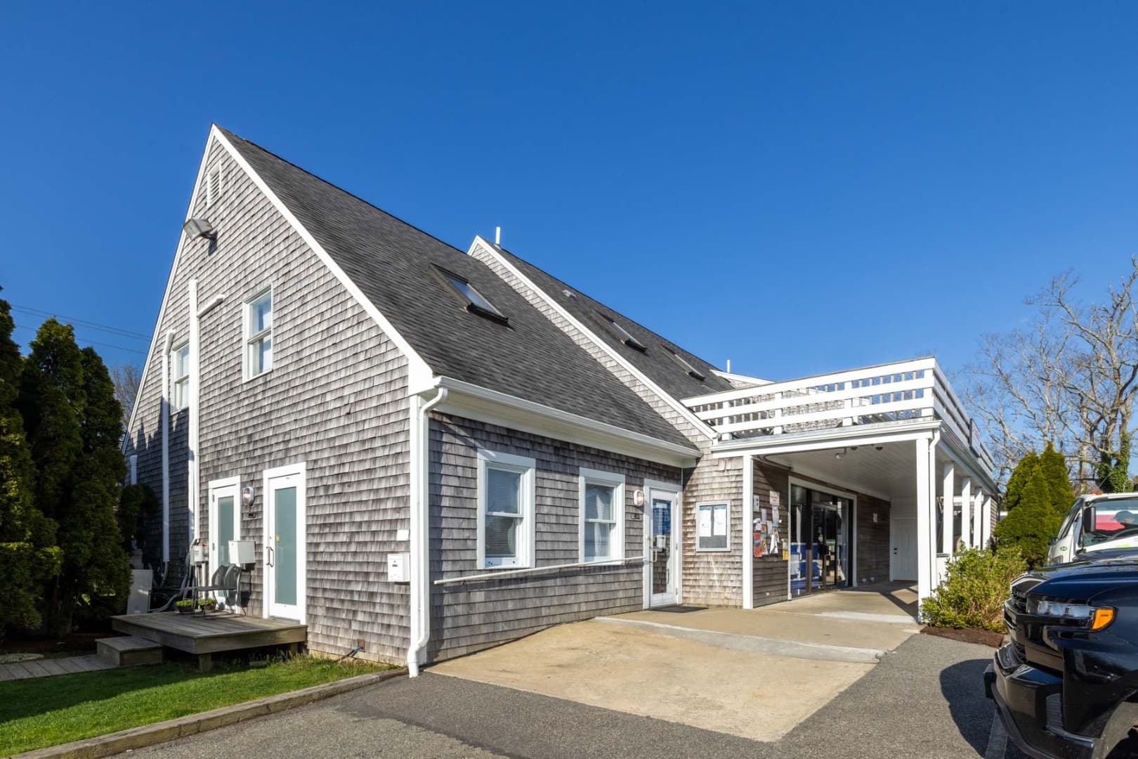 Image 3 - 245 Edgartown Vineyard Haven Road 1