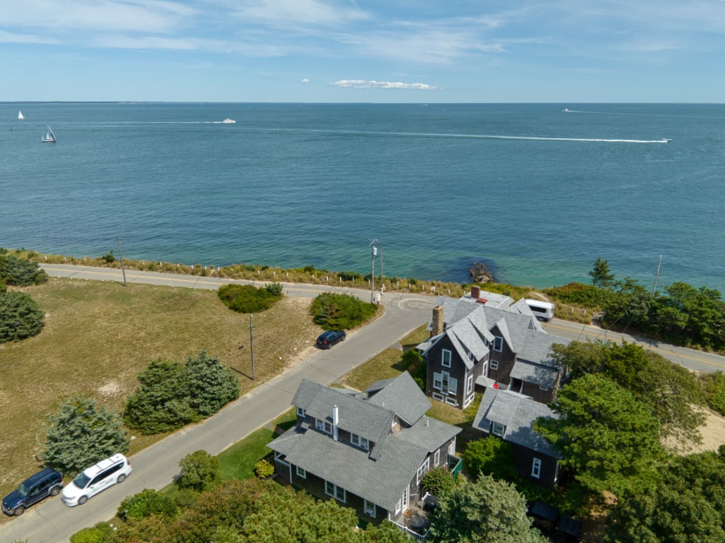 Image 2 - 6 Brewster Avenue