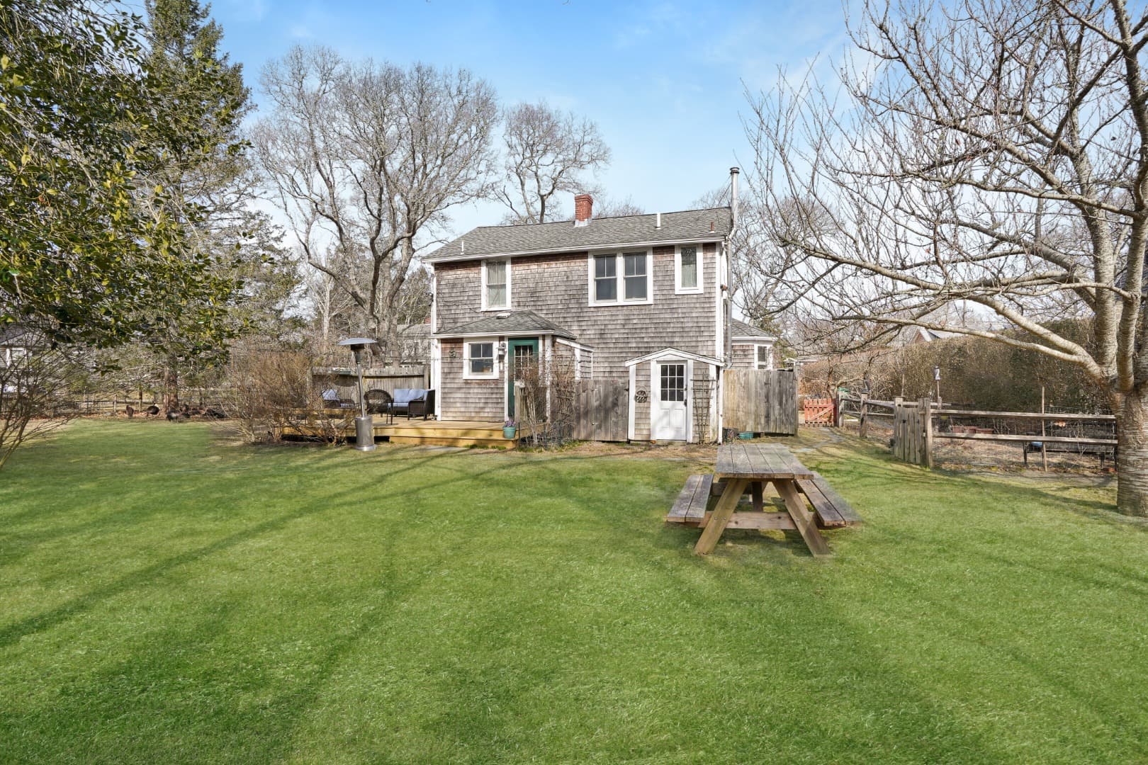 Image 3 - 110 Daggett Avenue