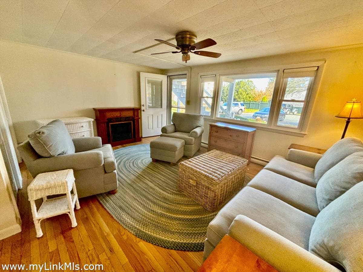 Image 3 - 124 Skiff Avenue A-10