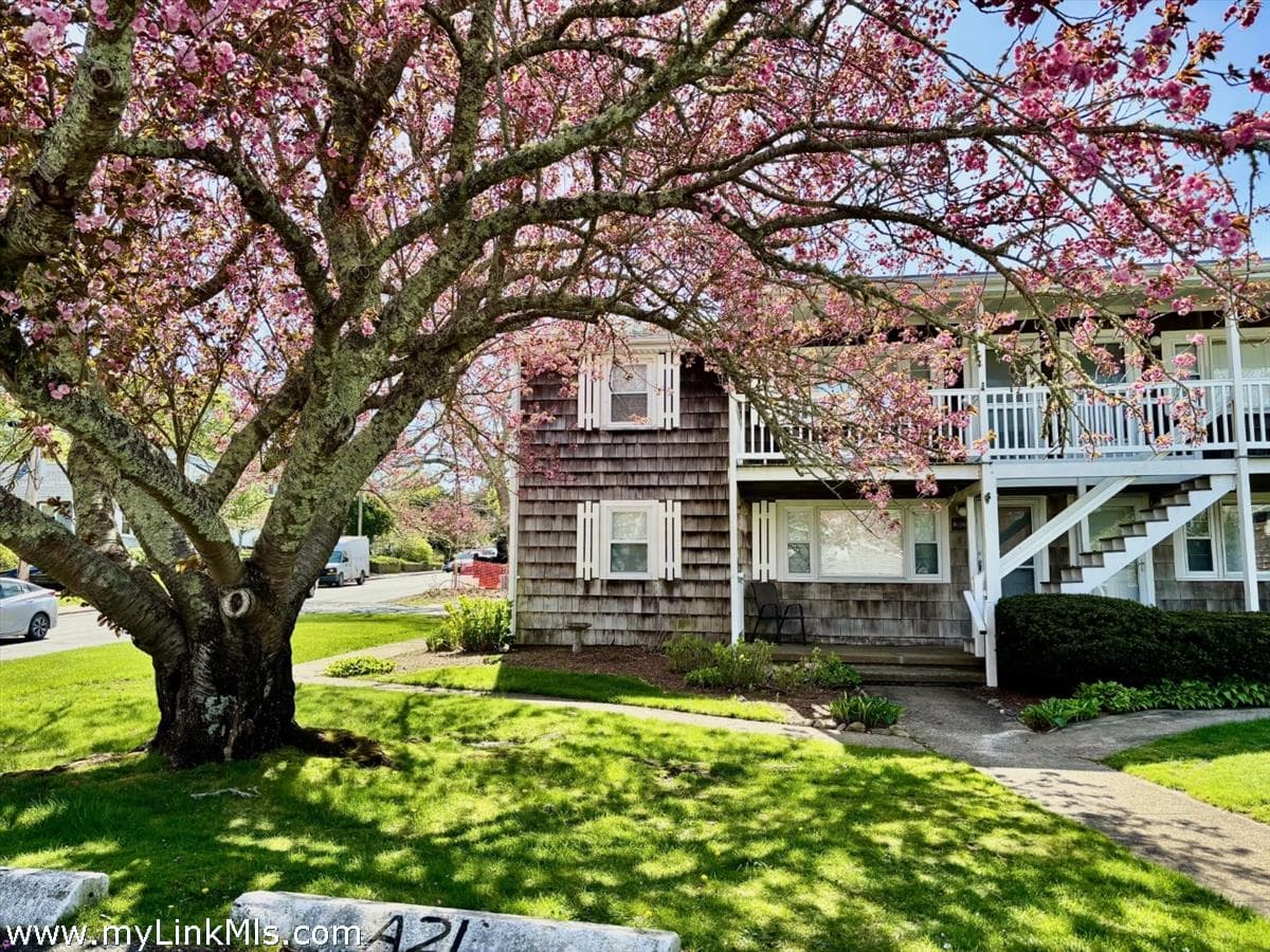 124-skiff-avenue-10-vineyard-haven-ma-02568-43241