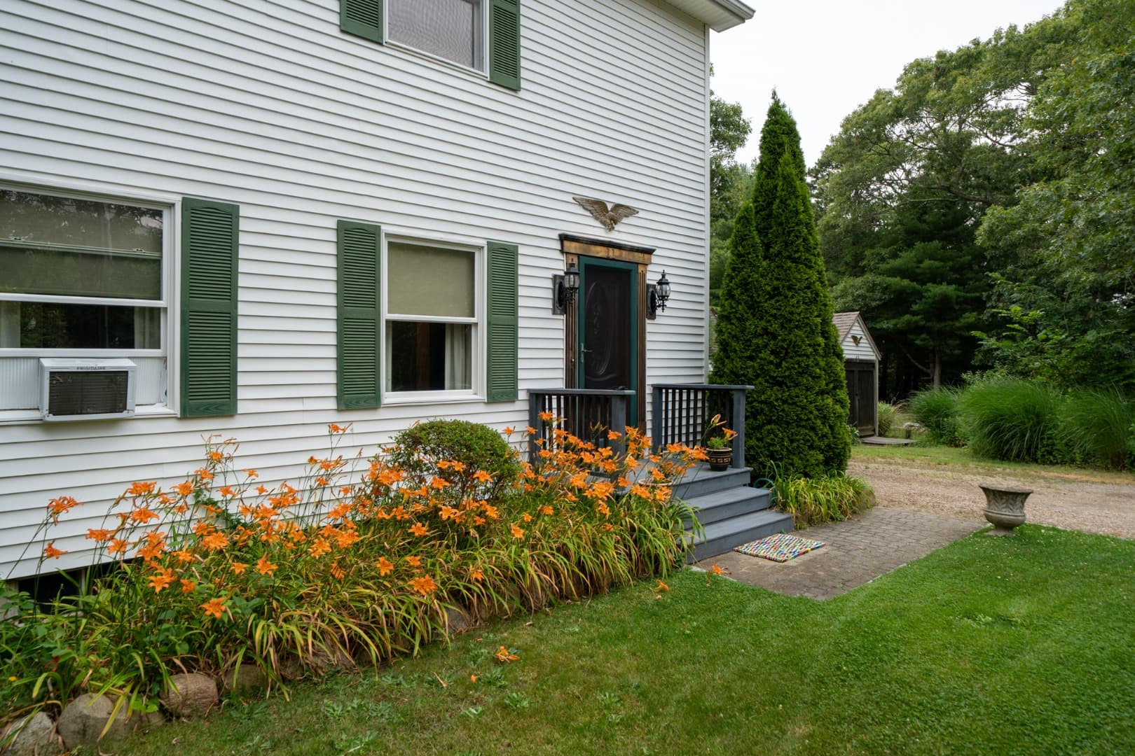Image 2 - 11 Onondaga Avenue