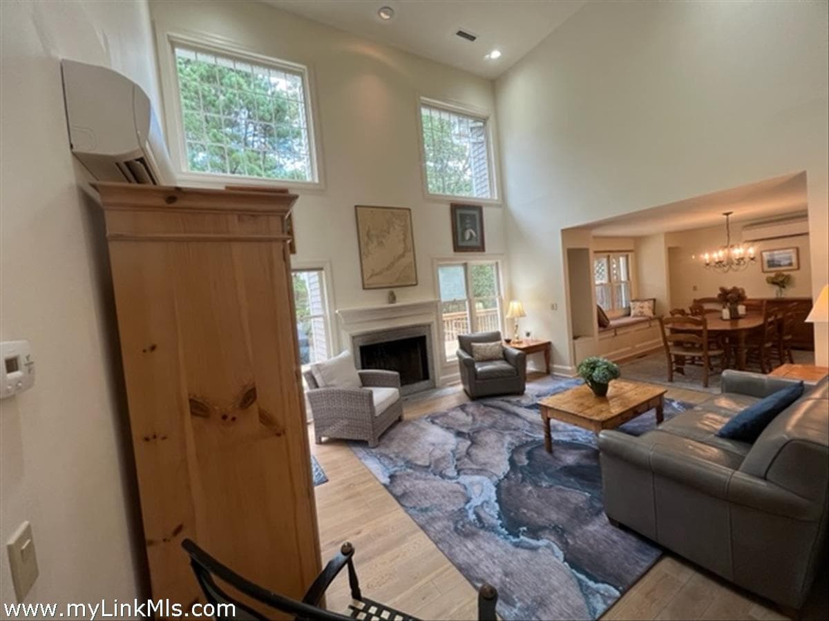 Image 3 - 200 Sandpiper Lane 11