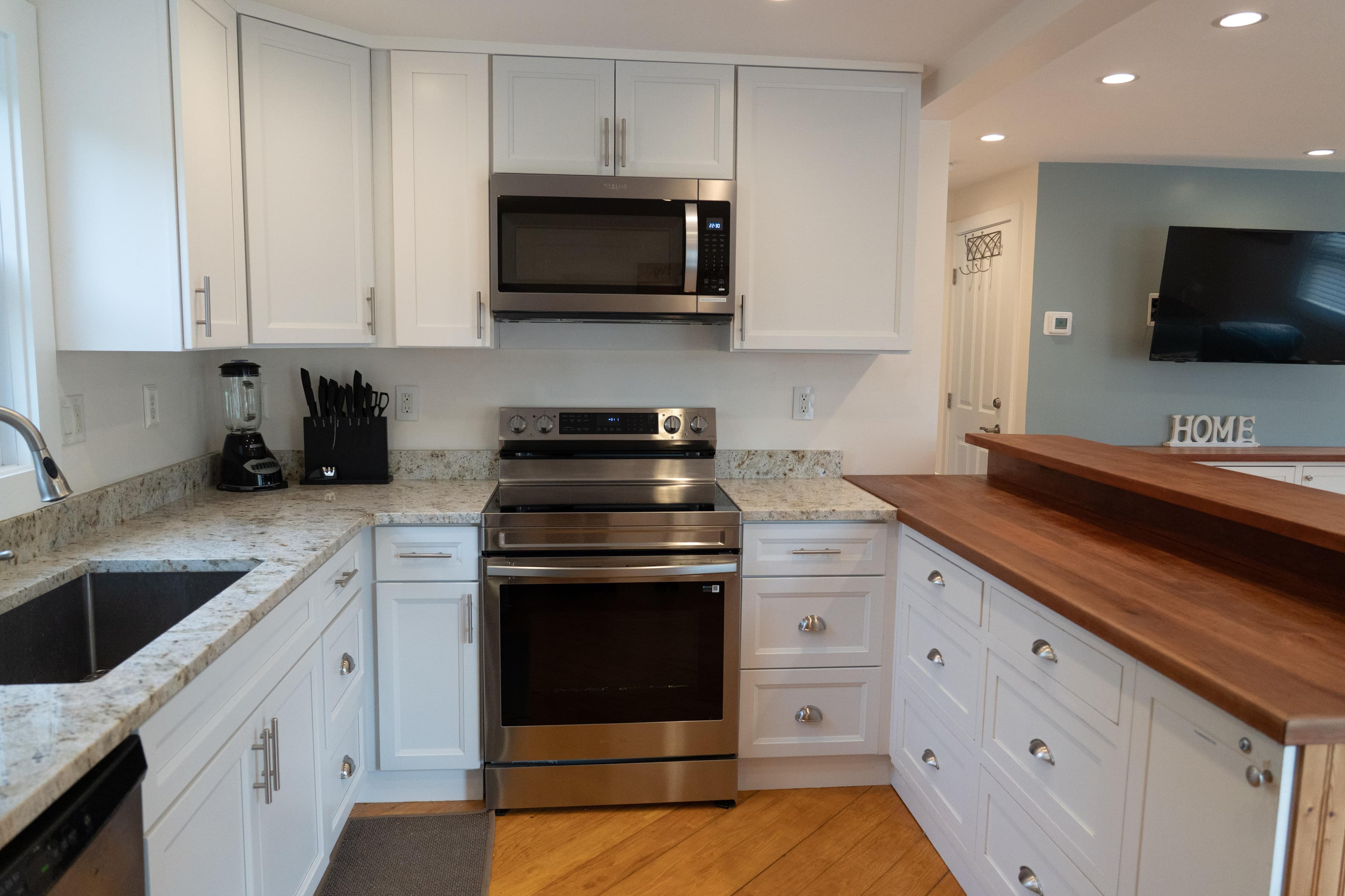 Image 2 - 4 Bedroom Rental in Vineyard Haven, Other - Sleeps 8