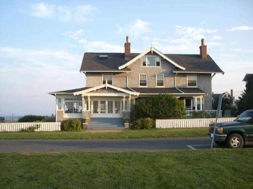 7-bedroom-rental-in-oak-bluffs-sleeps-14-90290