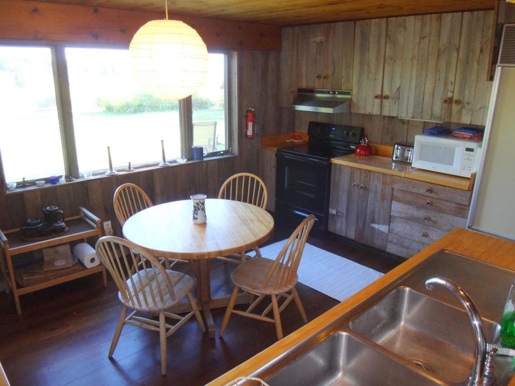 Image 3 - 3 Bedroom Rental in Edgartown, Chappaquiddick - Sleeps 6