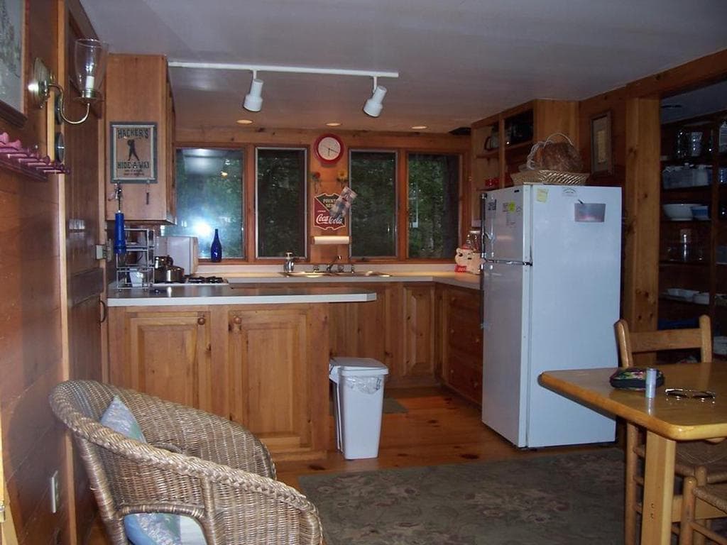 Image 3 - 5 Bedroom Rental in West Tisbury, Other - Sleeps 10