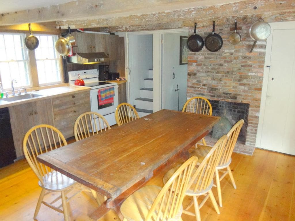 Image 2 - 6 Bedroom Rental in Edgartown, Chappaquiddick - Sleeps 11