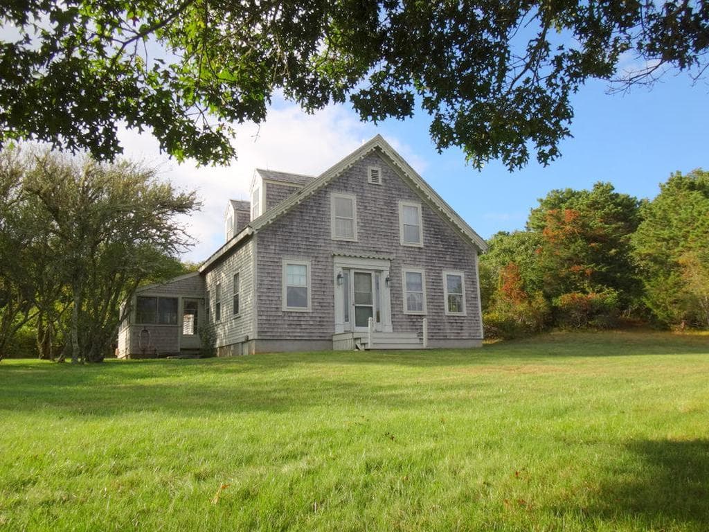 Image 1 - 6 Bedroom Rental in Edgartown, Chappaquiddick - Sleeps 11