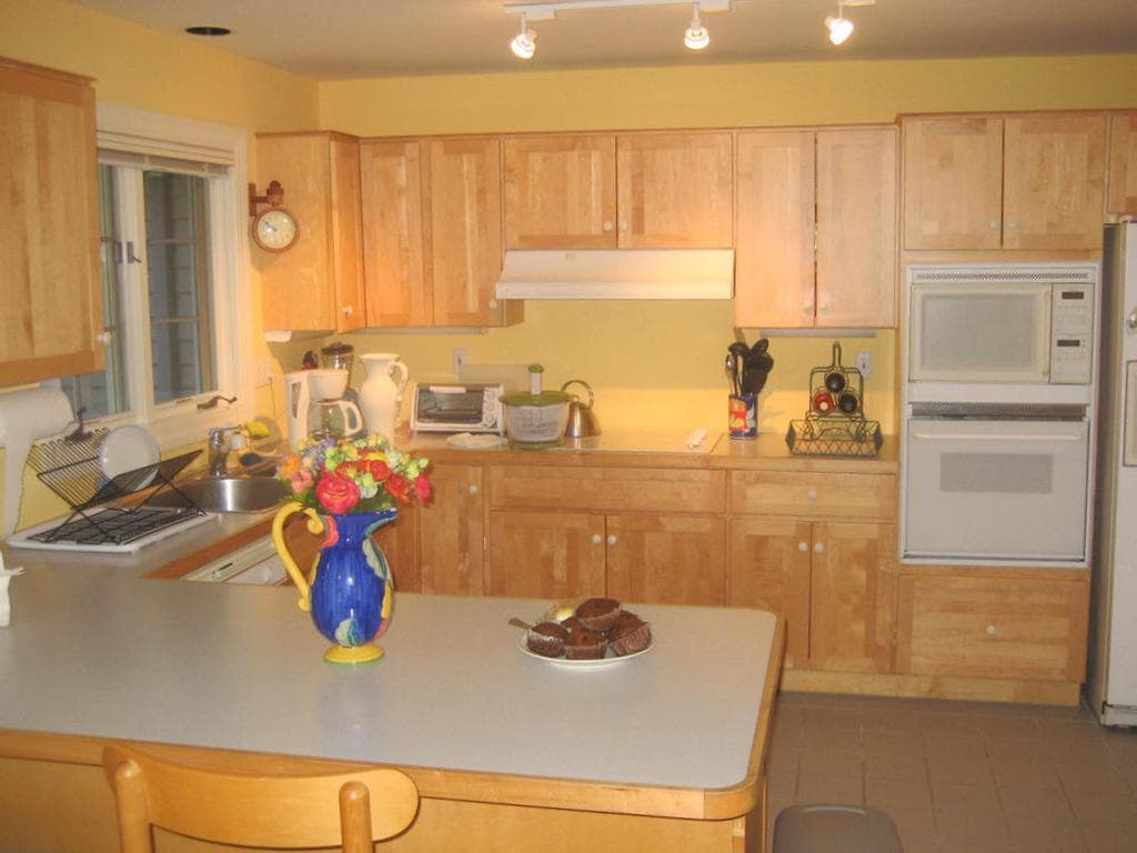 Image 2 - 2 Bedroom Rental in Vineyard Haven, Other - Sleeps 5
