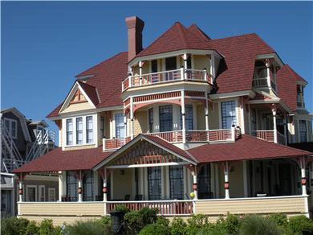 Image 1 - 9 Bedroom Rental in Oak Bluffs, Copeland District - Sleeps 22