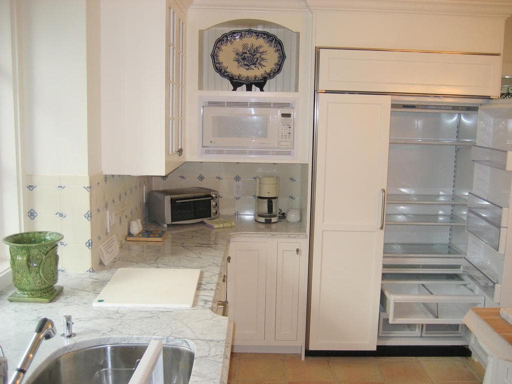 Image 3 - 4 Bedroom Rental in Vineyard Haven, West Chop - Sleeps 8