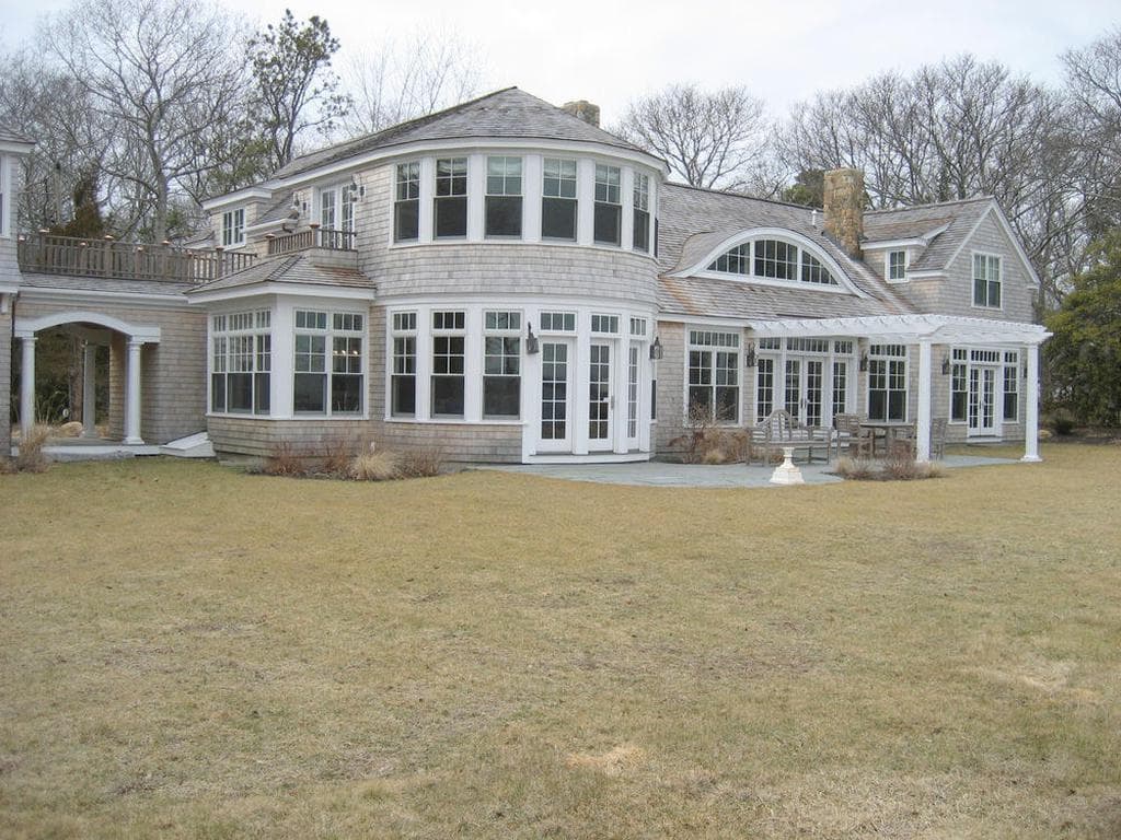 Image 1 - 4 Bedroom Rental in Vineyard Haven, West Chop - Sleeps 8