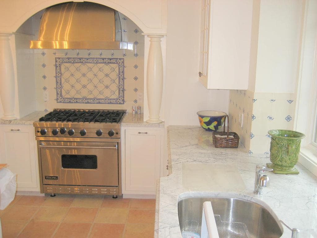 Image 2 - 4 Bedroom Rental in Vineyard Haven, West Chop - Sleeps 8