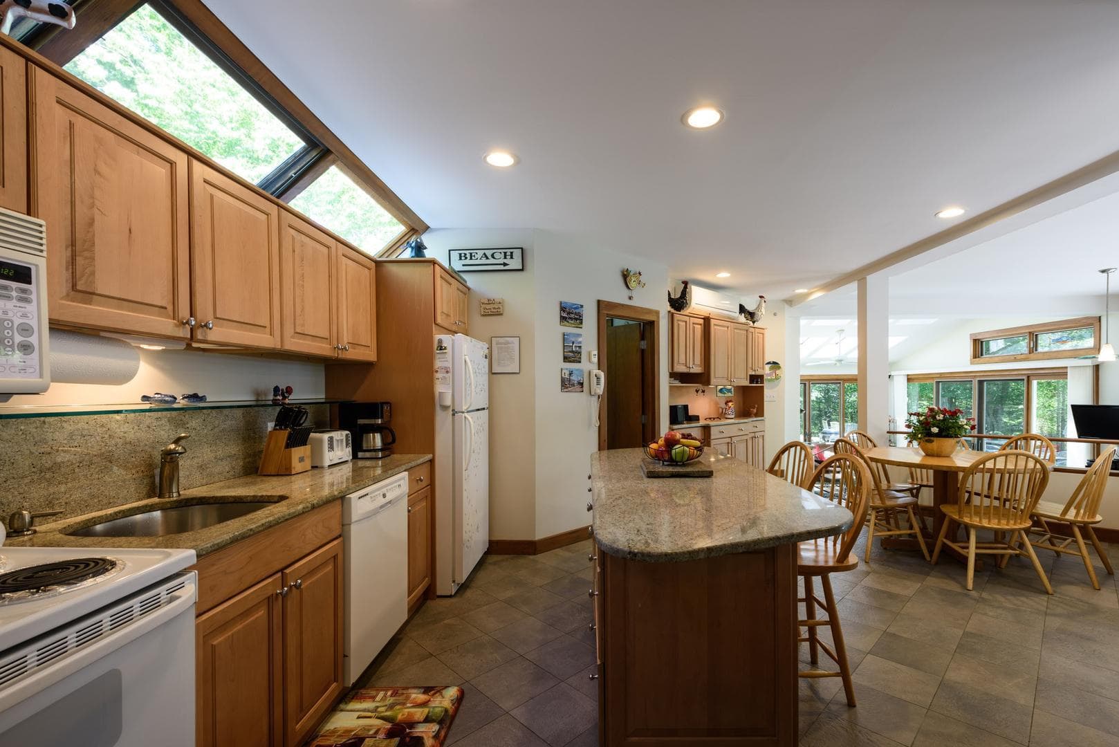 Image 3 - 6 Bedroom Rental in West Tisbury, Other - Sleeps 12