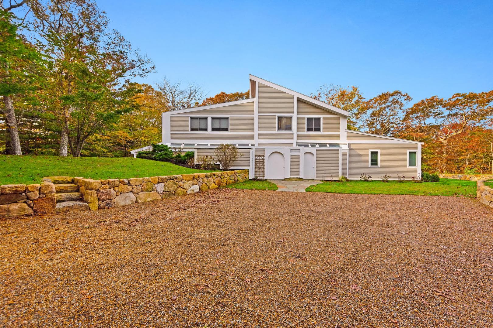 Image 2 - 6 Bedroom Rental in West Tisbury, Other - Sleeps 12