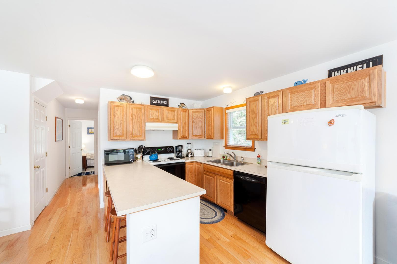 Image 2 - 3 Bedroom Rental in Oak Bluffs, Other - Sleeps 6