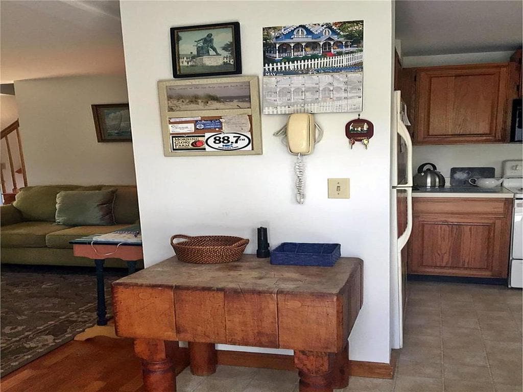 Image 3 - 4 Bedroom Rental in Oak Bluffs, Other - Sleeps 8