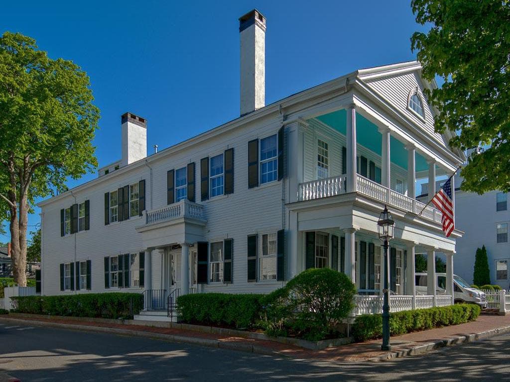 Image 1 - 12 Bedroom Rental in Edgartown, Other - Sleeps 25