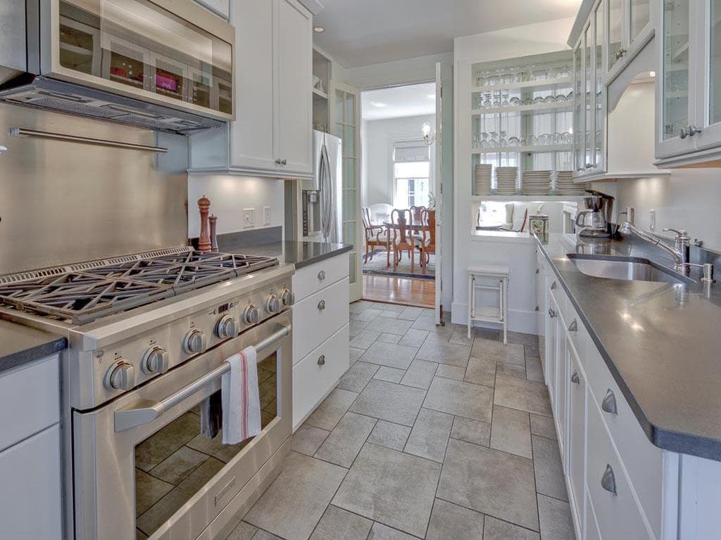 Image 2 - 12 Bedroom Rental in Edgartown, Other - Sleeps 25
