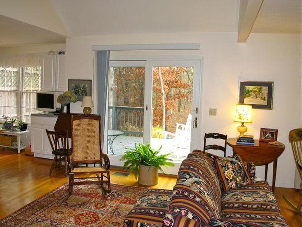 Image 3 - 2 Bedroom Rental in Vineyard Haven, Other - Sleeps 5