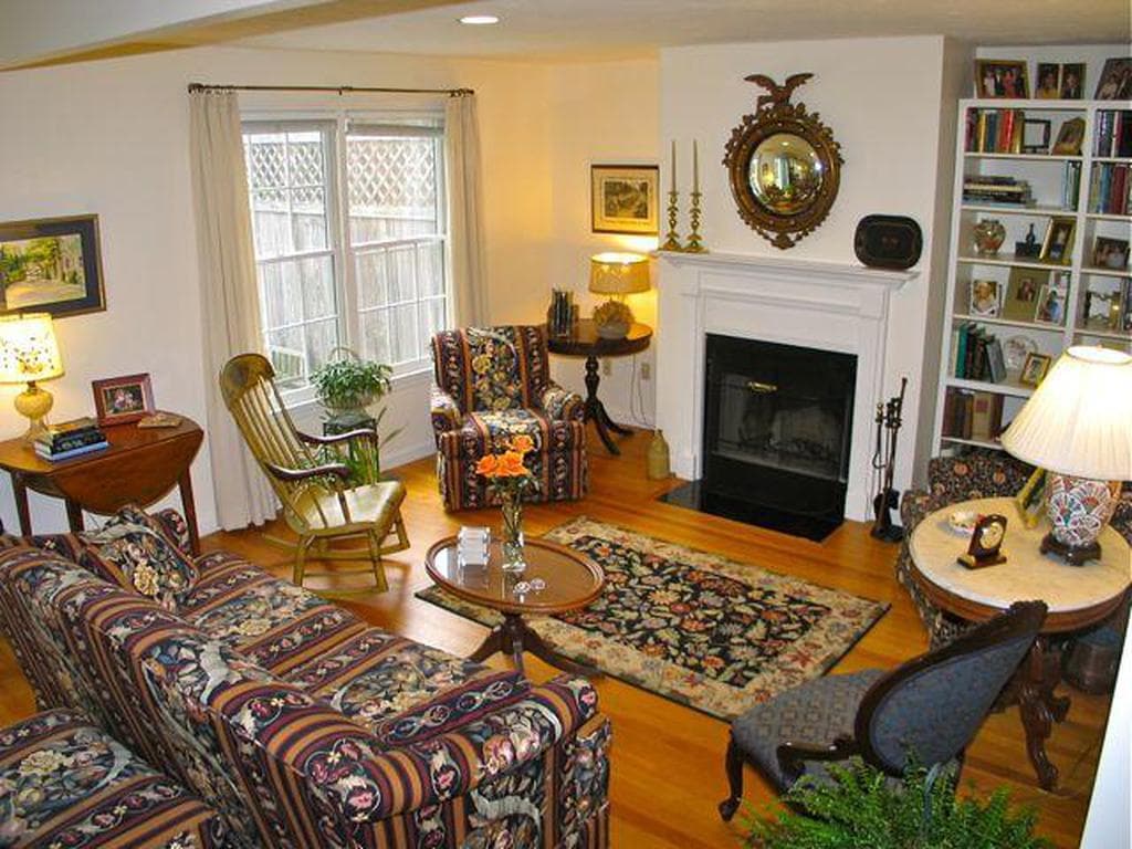 Image 2 - 2 Bedroom Rental in Vineyard Haven, Other - Sleeps 5