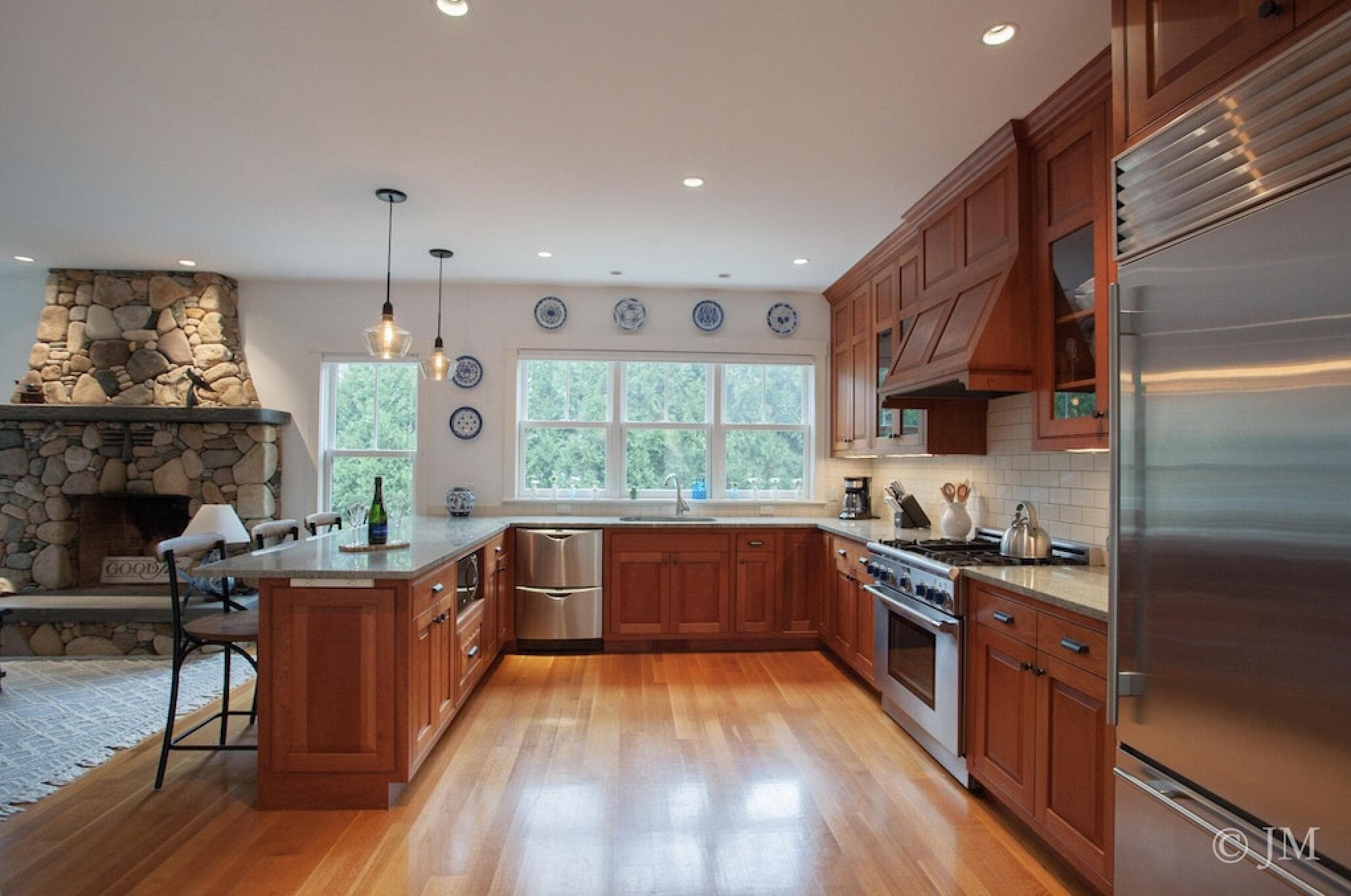 Image 3 - 4 Bedroom Rental in Oak Bluffs, Other - Sleeps 8