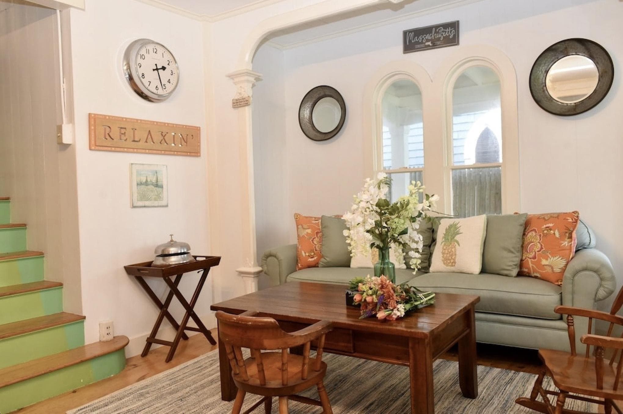 Image 2 - 7 Bedroom Rental in Oak Bluffs, Downtown - Sleeps 14