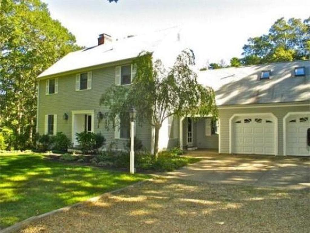 Image 1 - 4 Bedroom Rental in Vineyard Haven, West Chop - Sleeps 12