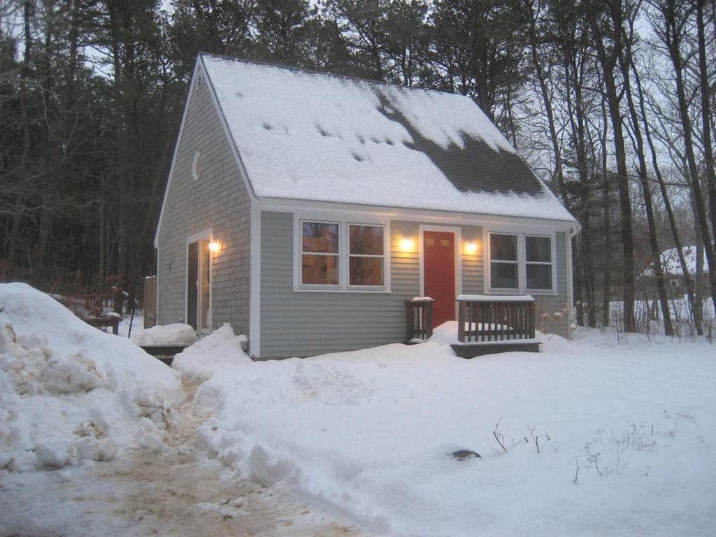 Image 1 - 2 Bedroom Rental in Vineyard Haven, West Chop - Sleeps 4