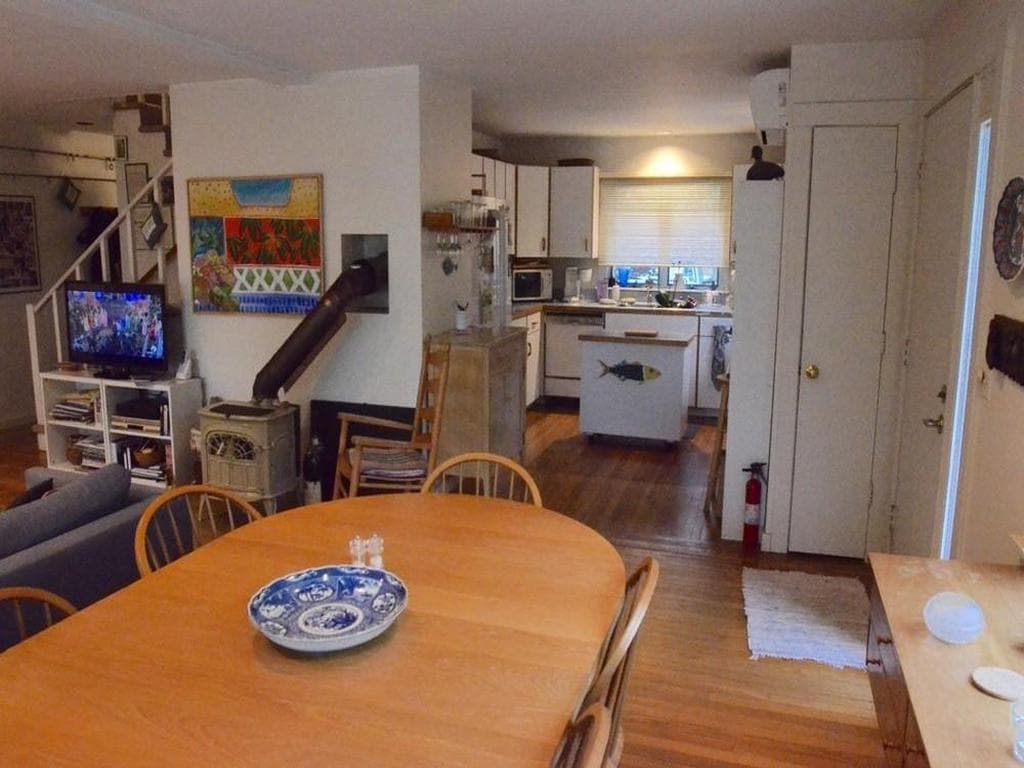 Image 2 - 2 Bedroom Rental in Oak Bluffs, Other - Sleeps 6