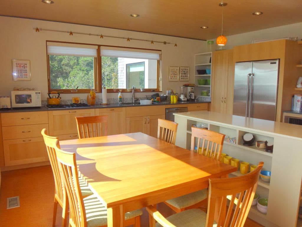 Image 2 - 2 Bedroom Rental in Edgartown, Chappaquiddick - Sleeps 4