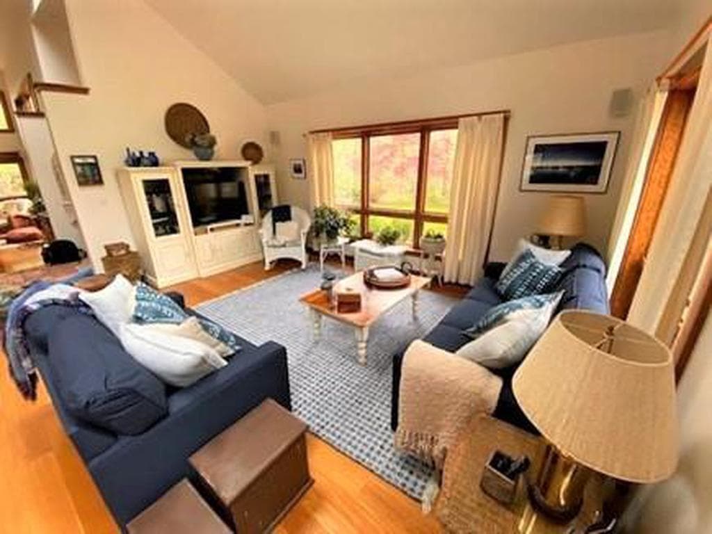Image 3 - 4 Bedroom Rental in Oak Bluffs, Other - Sleeps 8