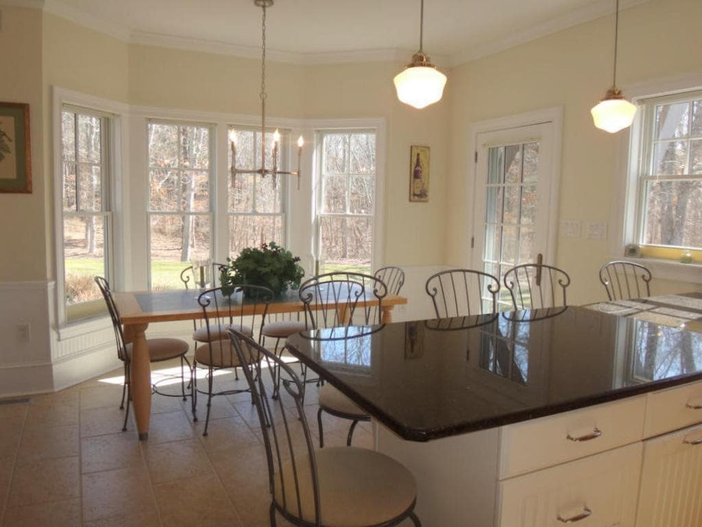 Image 2 - 4 Bedroom Rental in Vineyard Haven, Other - Sleeps 8