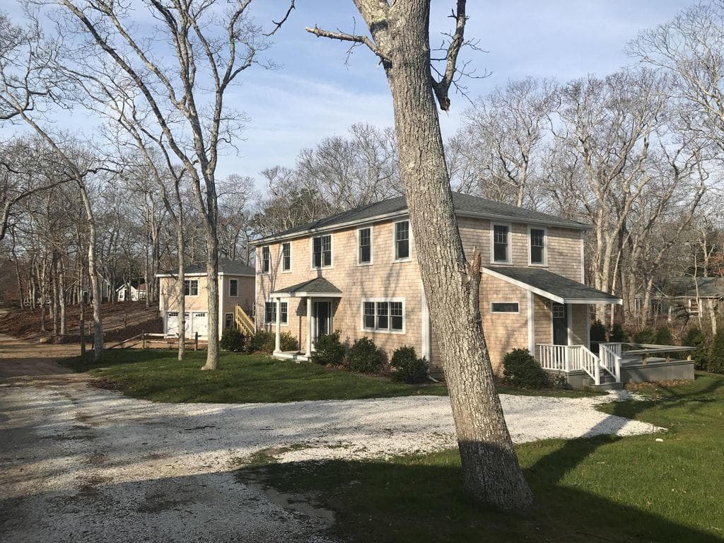 Image 1 - 5 Bedroom Rental in Oak Bluffs, East Chop - Sleeps 12