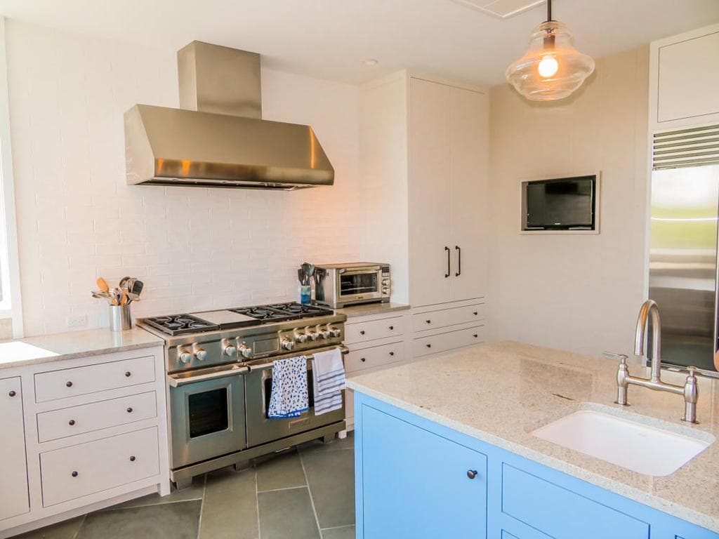 Image 2 - 6 Bedroom Rental in West Tisbury, Downtown - Sleeps 12