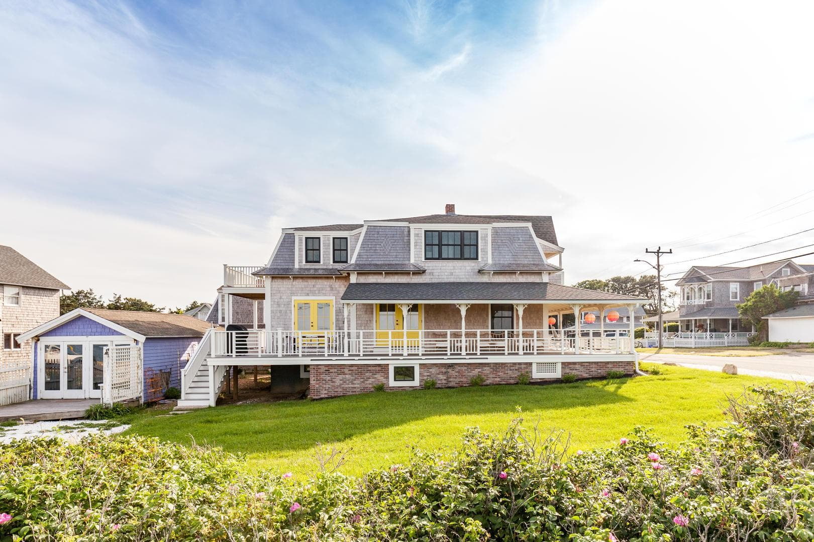 Image 2 - 4 Bedroom Rental in Oak Bluffs, Copeland District - Sleeps 9