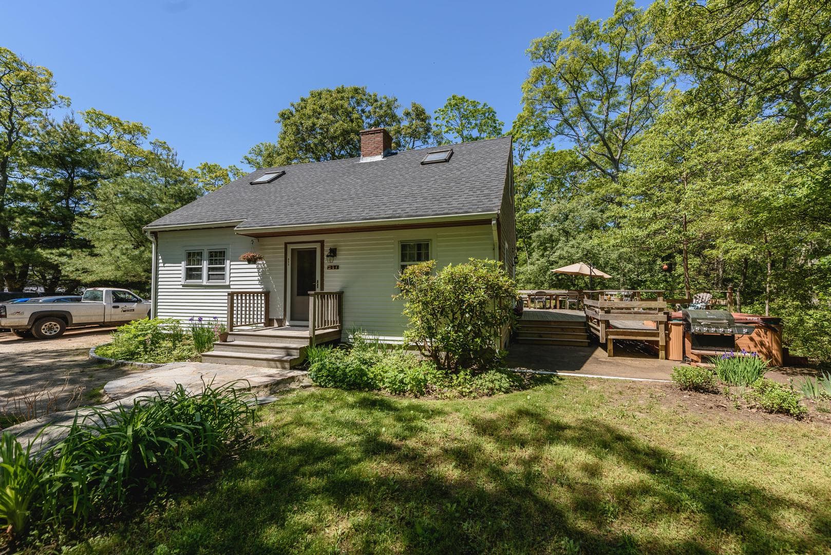 Image 1 - 4 Bedroom Rental in Vineyard Haven, Other - Sleeps 10