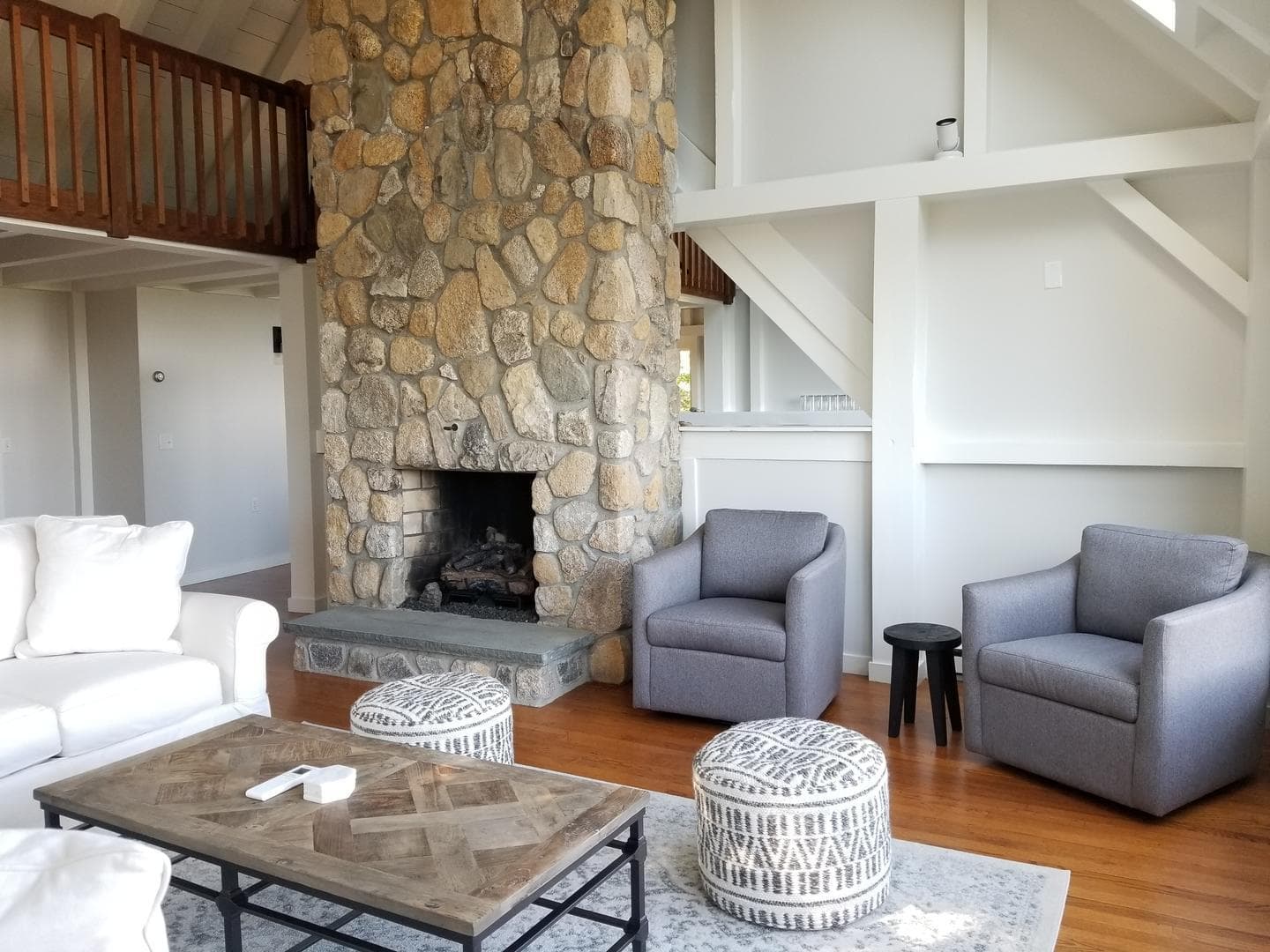 Image 3 - 4 Bedroom Rental in Vineyard Haven, Makonikey - Lower - Sleeps 8