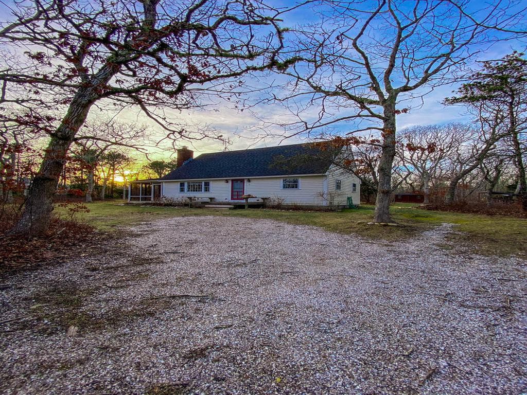 Image 1 - 4 Bedroom Rental in Edgartown, Chappaquiddick - Sleeps 9