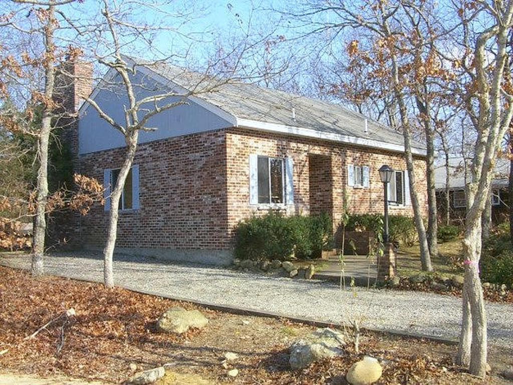 Image 1 - 3 Bedroom Rental in Oak Bluffs, Other - Sleeps 8