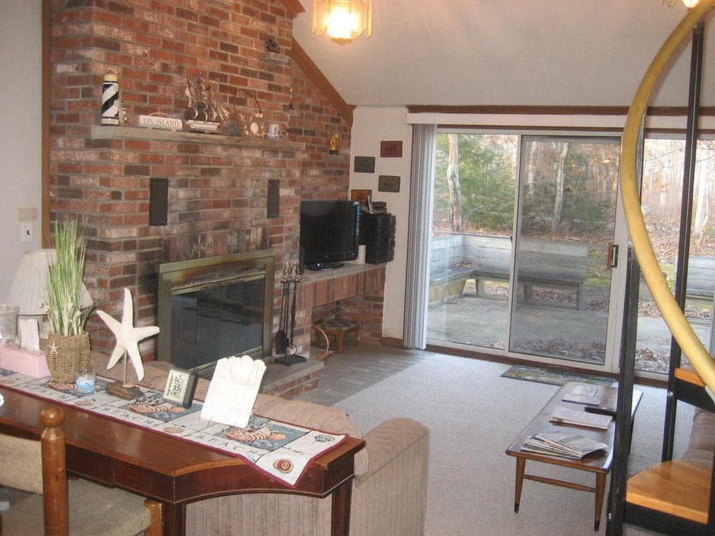Image 3 - 3 Bedroom Rental in Oak Bluffs, Other - Sleeps 8