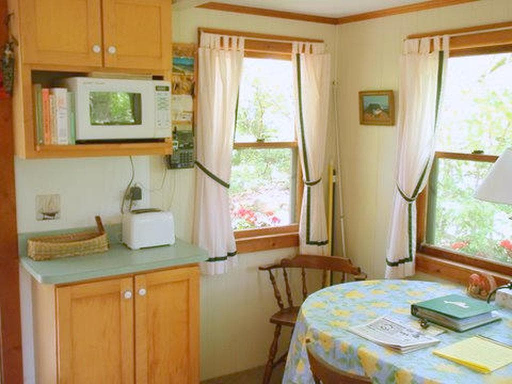 Image 2 - 3 Bedroom Rental in Aquinnah, Other - Sleeps 6