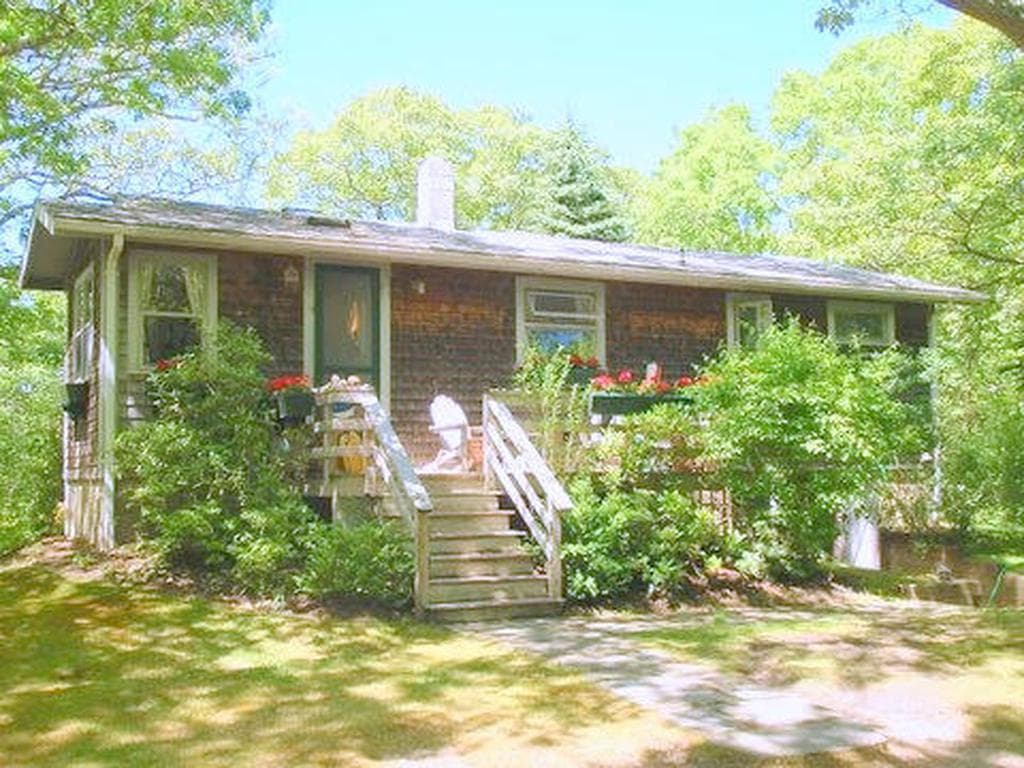 Image 1 - 3 Bedroom Rental in Aquinnah, Other - Sleeps 6