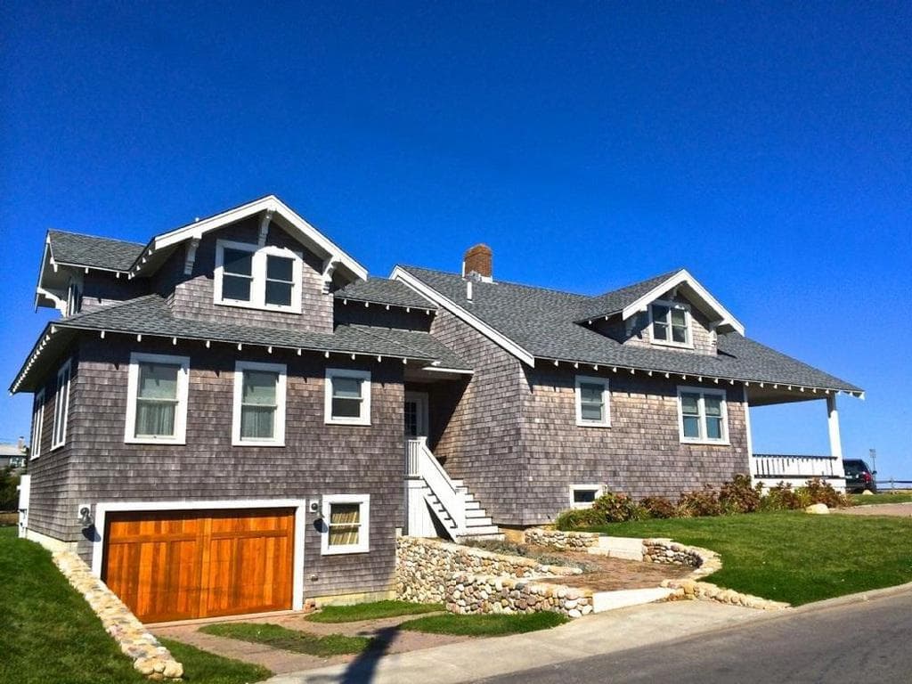 Image 1 - 5 Bedroom Rental in Oak Bluffs, Downtown - Sleeps 10