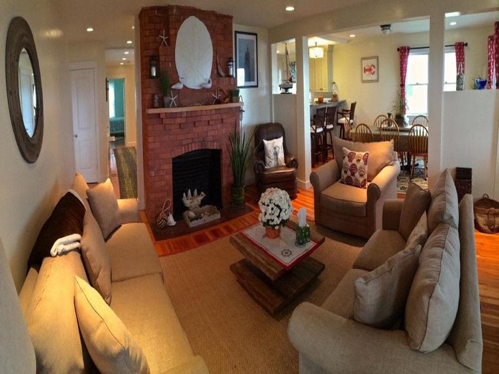 Image 3 - 5 Bedroom Rental in Oak Bluffs, Downtown - Sleeps 10